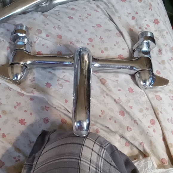 Mid century vintage faucet in great shape - Picture 4 of 8